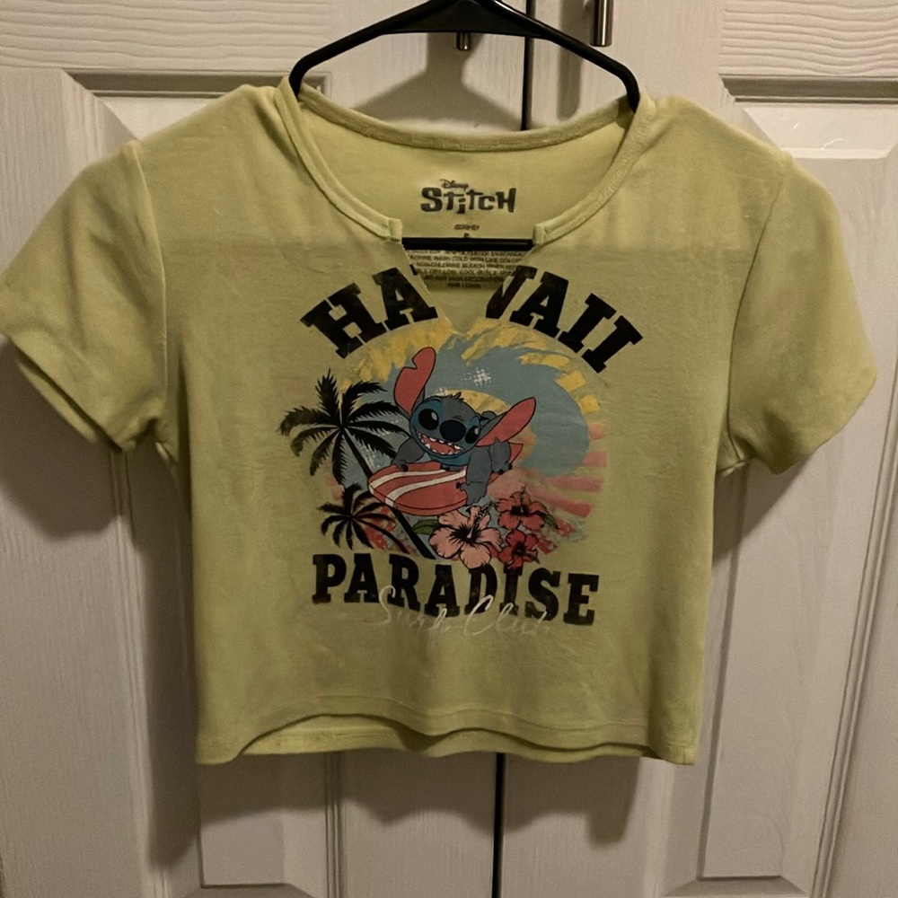 stitch shirt, size small, used twice, clean 57% cotton, 38% polyester, 5% spanks